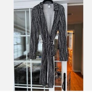 Diane Von Furstenberg DVF JEANNE Black White Silk Wrap Dress Size 14 EUC